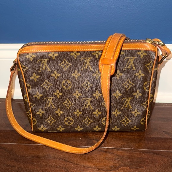 Louis Vuitton Tan and Brown Monogram Crossbody Bag - Picture 1 of 6
